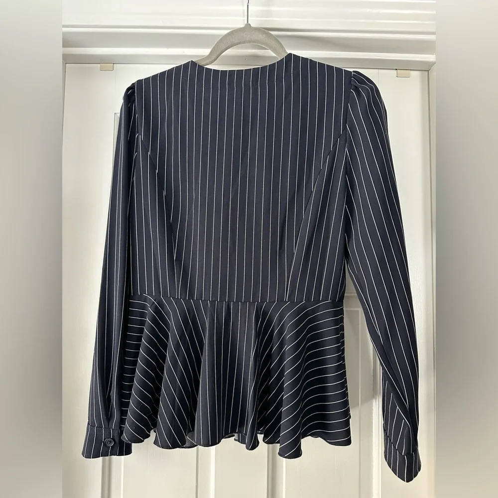 NWT Ann Taylor Striped V-Neck Peplum Blouse - Size 2 - Picture 2 of 4